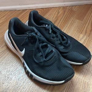 Nike mens training shoes size 8